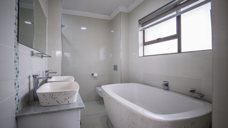 6 Bedroom Property for Sale in The Coves North West